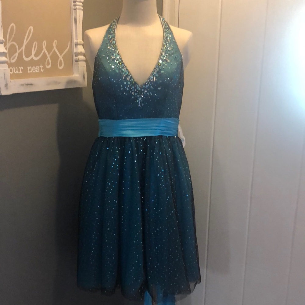 Zum Zum short formal dress size 5/6. New